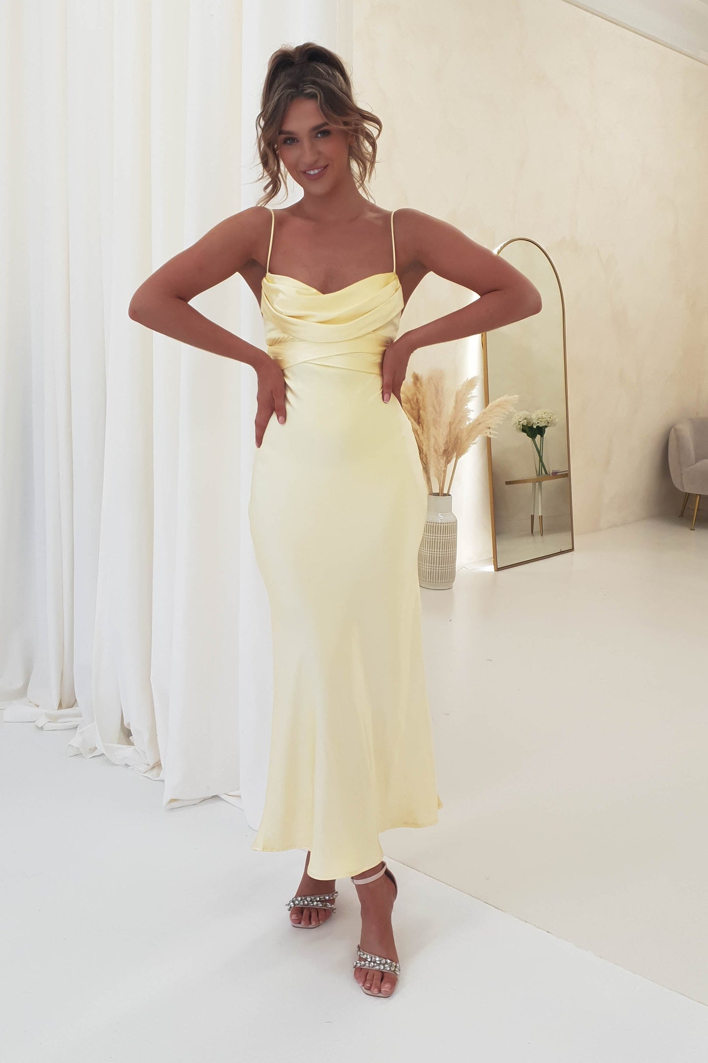 MW | Elegantes Midi-Abendkleid mit schmalen Trägern und trendigem Korsettdesign