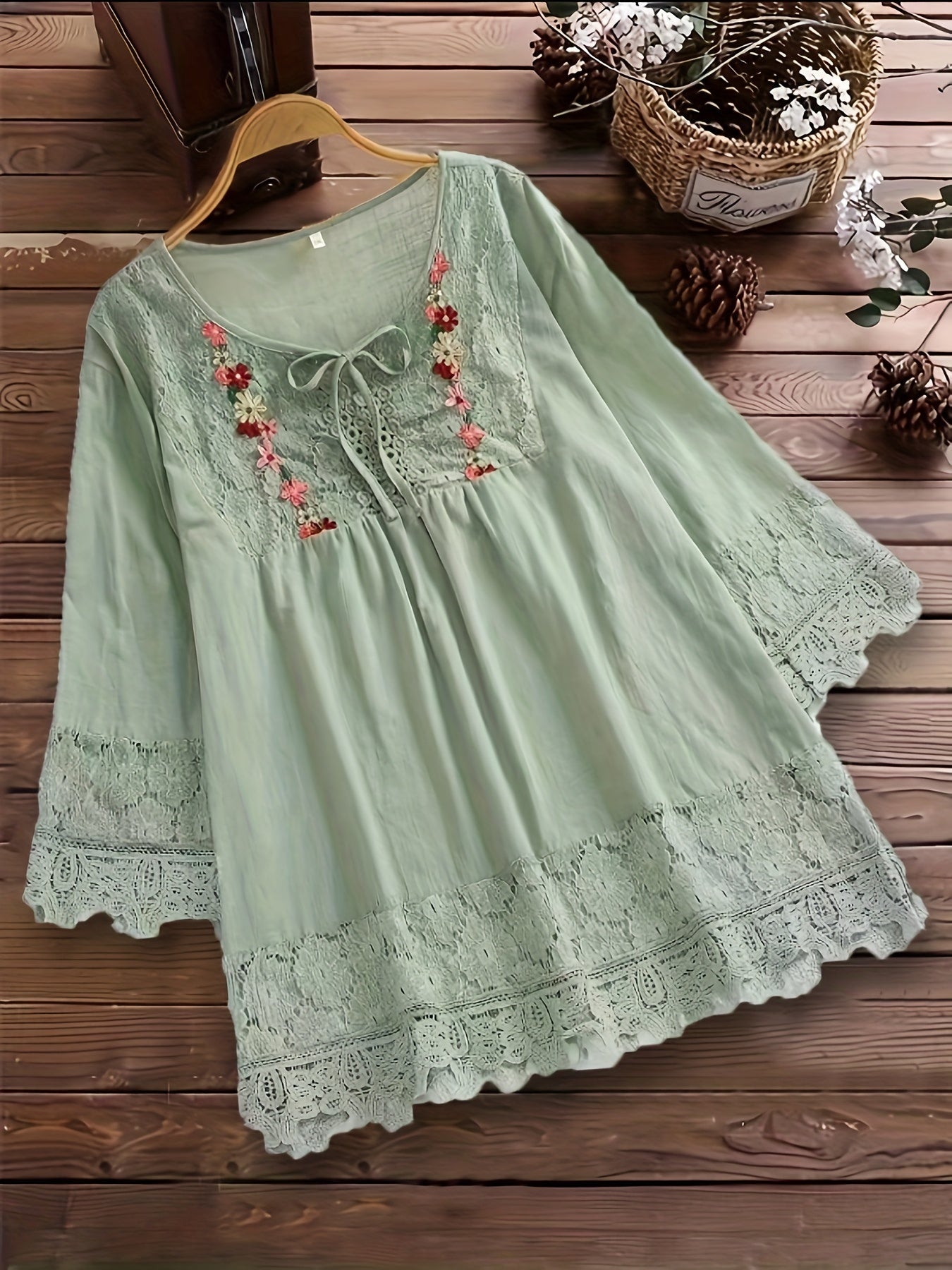 MW | Elegante Bluse aus raffinierter Spitze