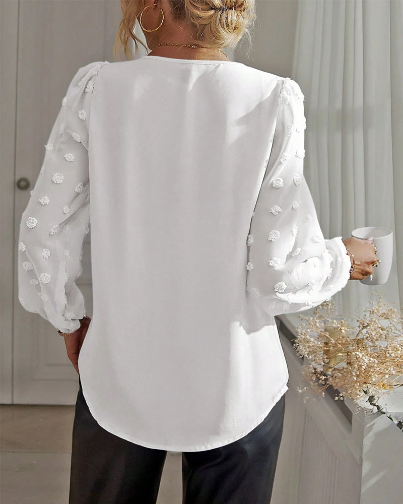 MW | T-Shirts mit V-Ausschnitt, Puntillist-Patchwork und Laternenärmeln